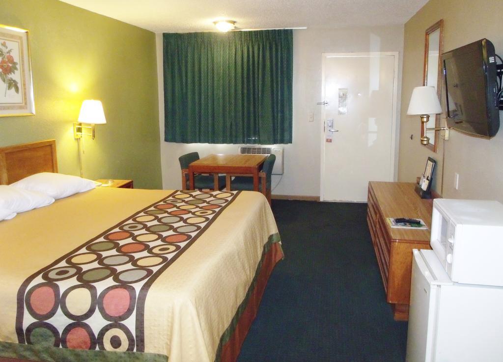 Budgetel Inn & Suites Butler Exterior foto